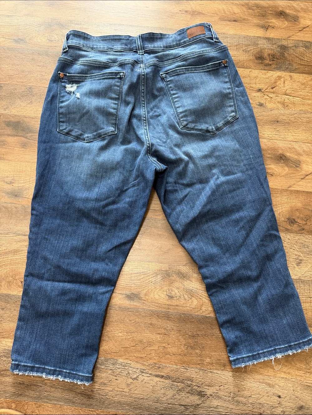 Judy Blue Skinny Fit Capri Jeans - Picture 5 of 8